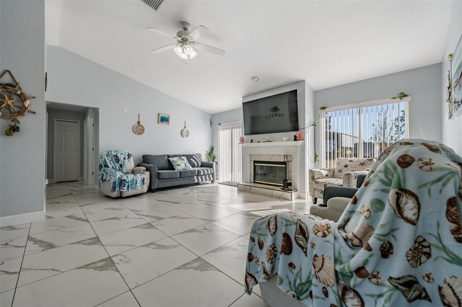 Image 12 of 40 For 12004 Colonial Estates Lane