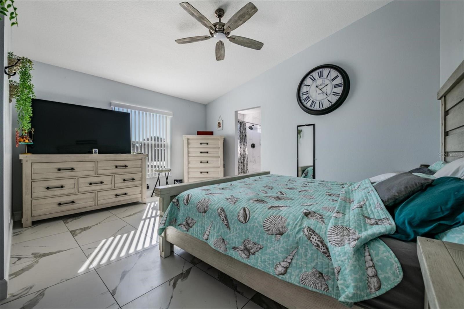 Image 16 of 40 For 12004 Colonial Estates Lane