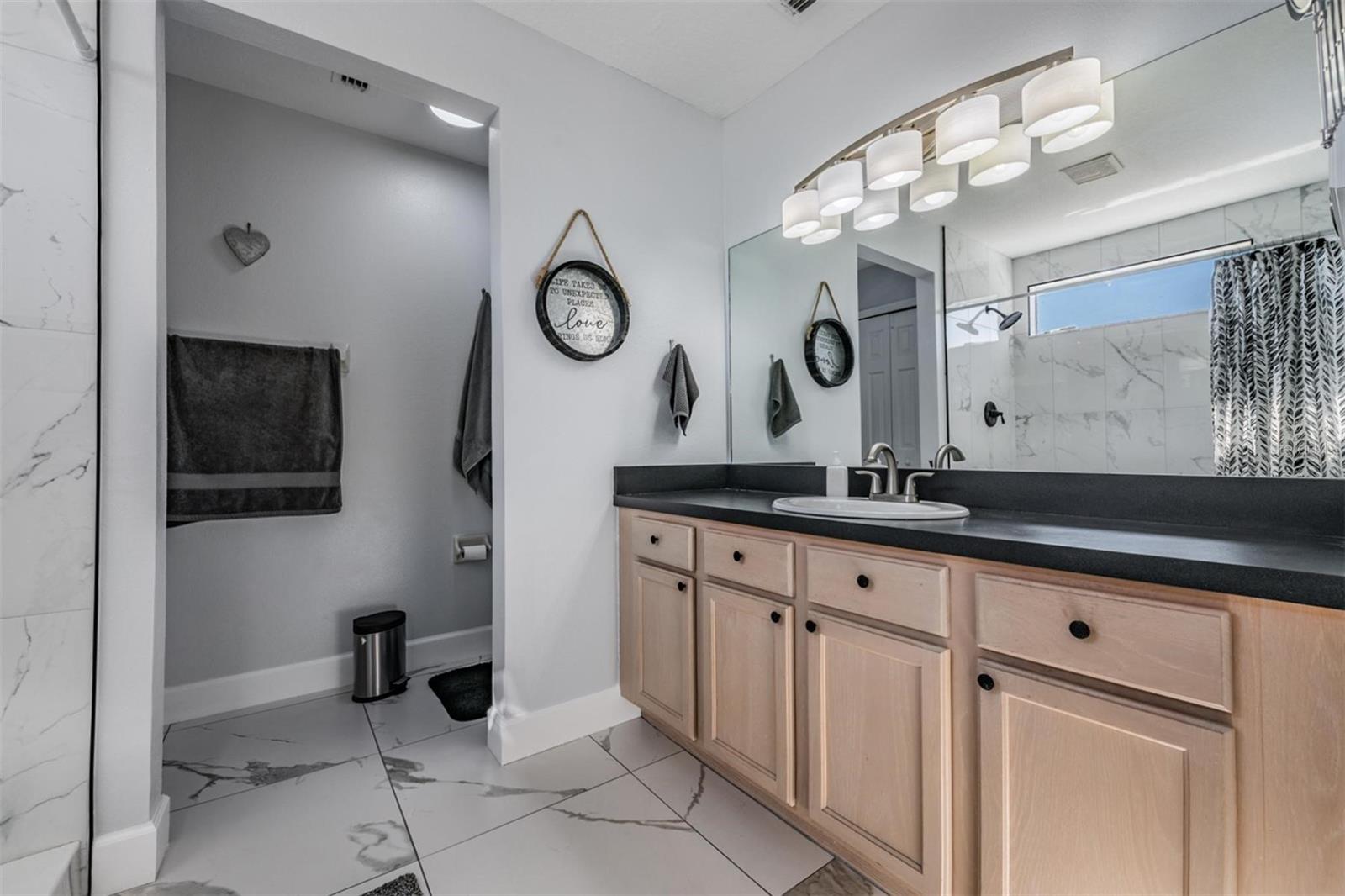 Image 17 of 40 For 12004 Colonial Estates Lane