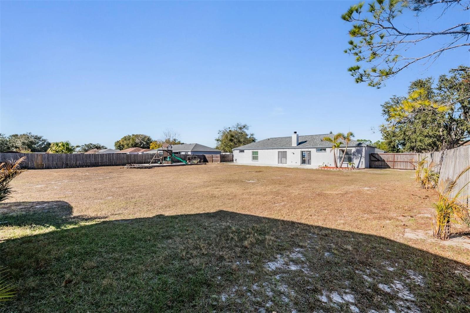 Image 28 of 40 For 12004 Colonial Estates Lane