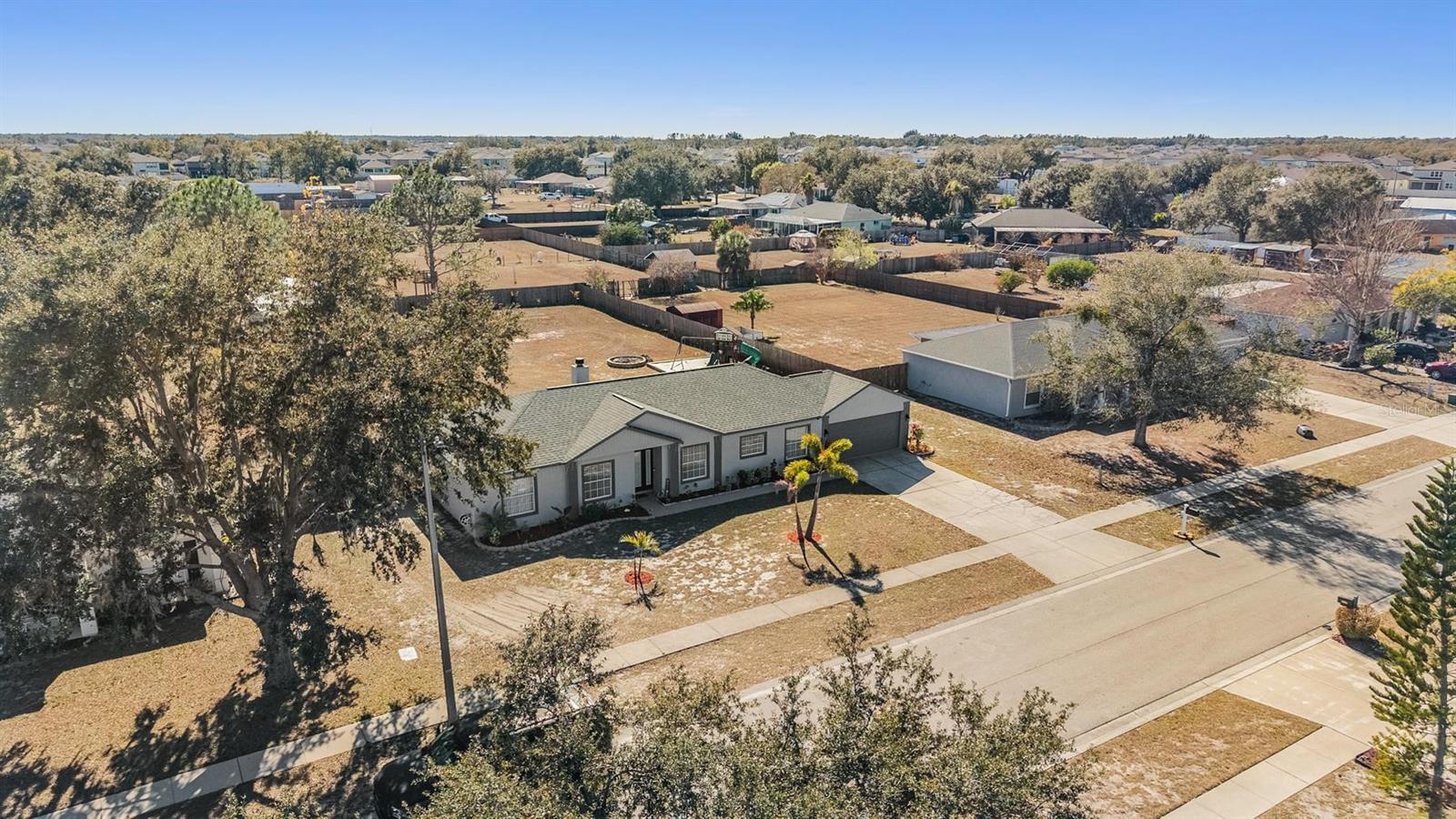 Image 35 of 40 For 12004 Colonial Estates Lane