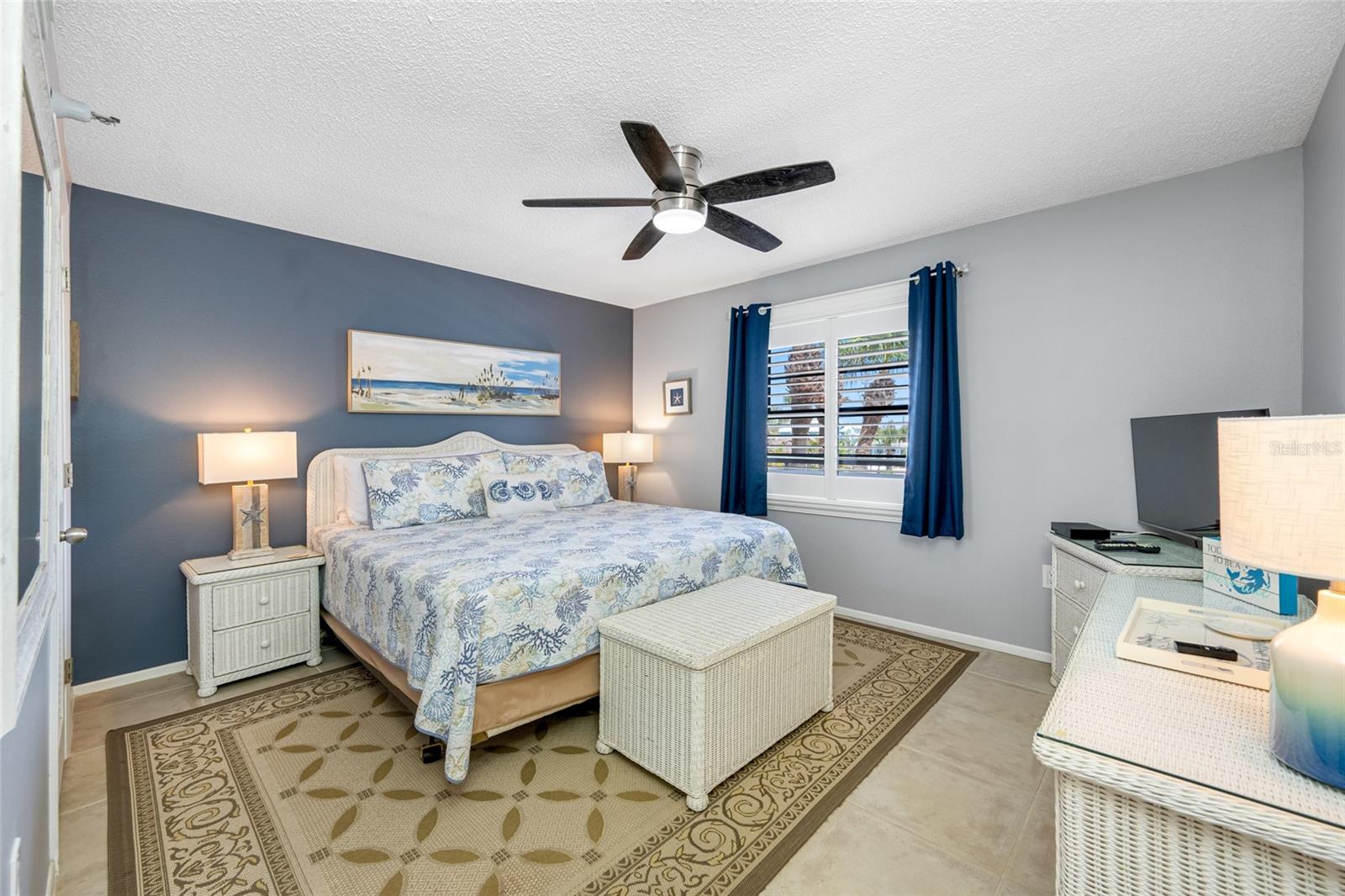 Listing photo id 11 for 13336 Gulf Boulevard 103
