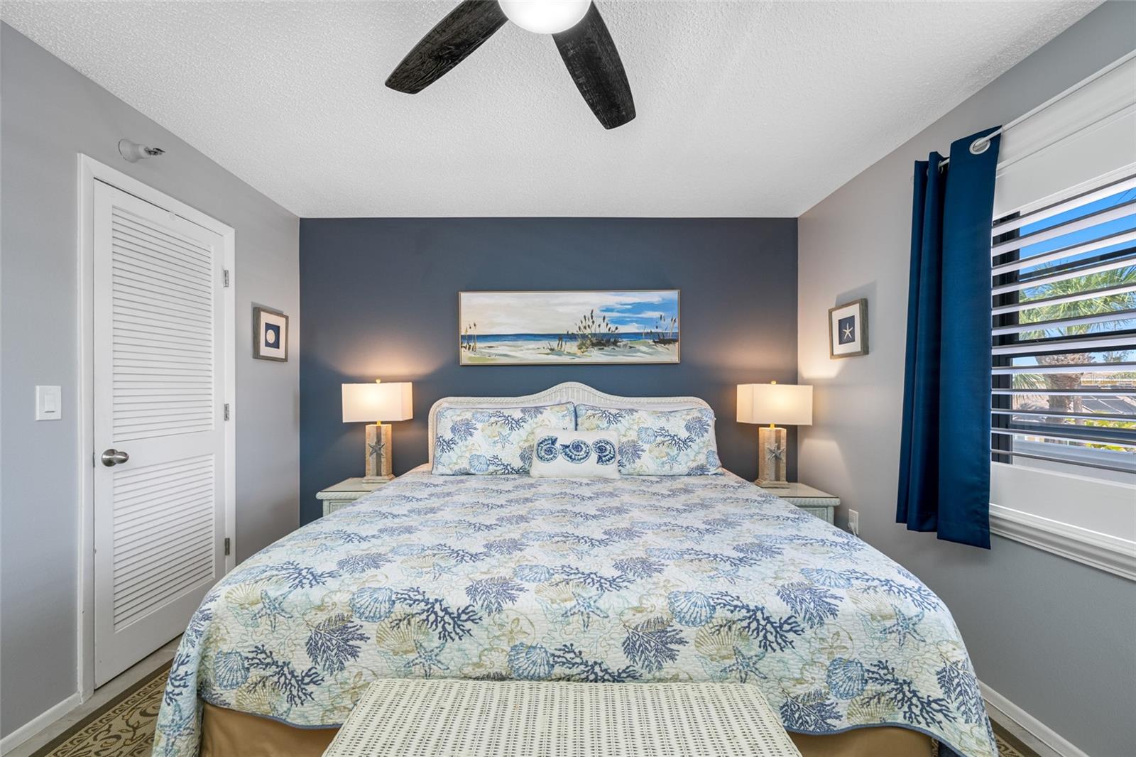 Listing photo id 12 for 13336 Gulf Boulevard 103