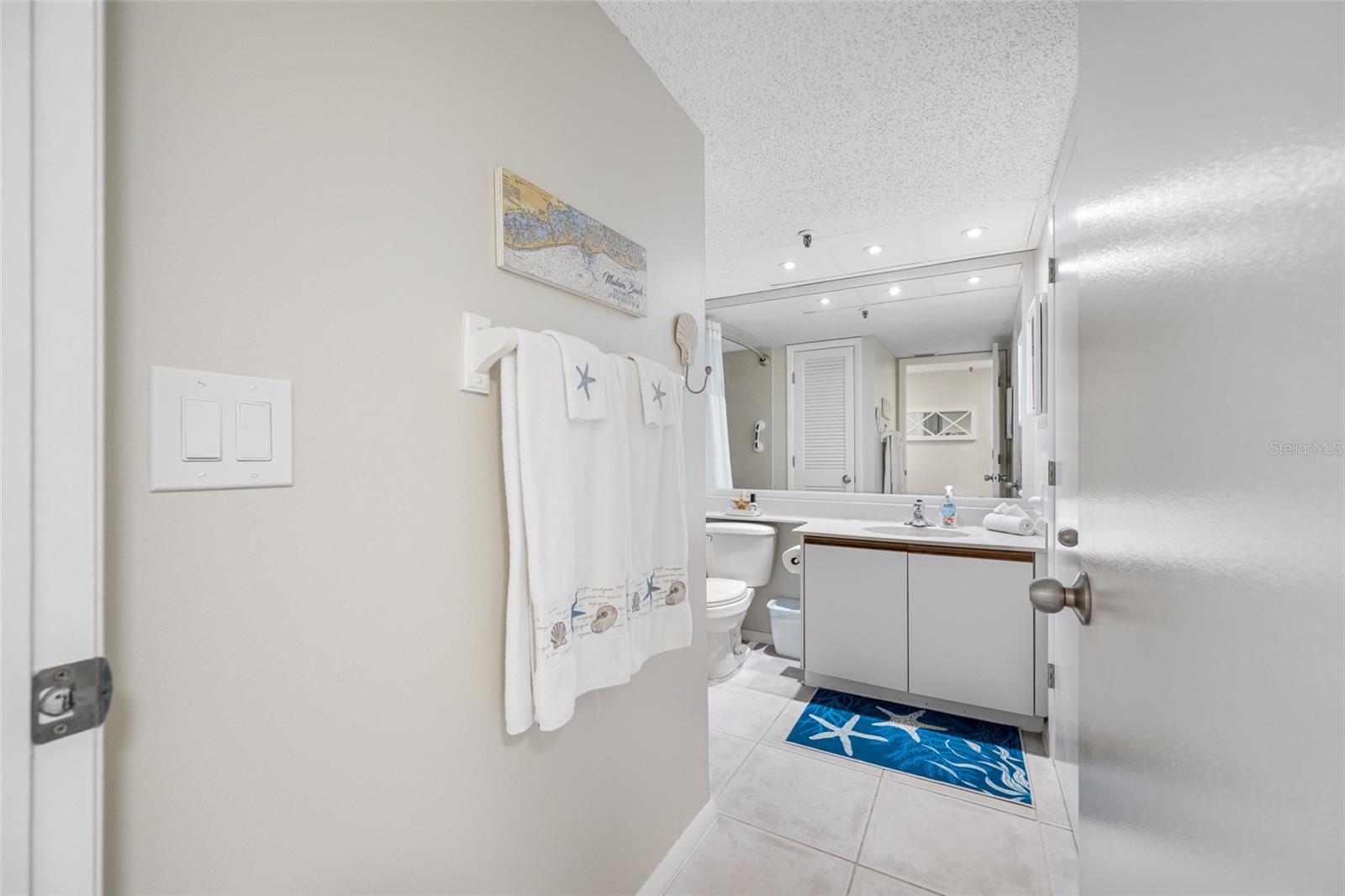 Listing photo id 18 for 13336 Gulf Boulevard 103