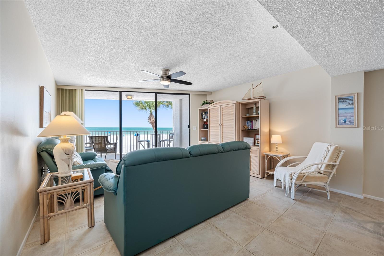 Listing photo id 31 for 13336 Gulf Boulevard 103