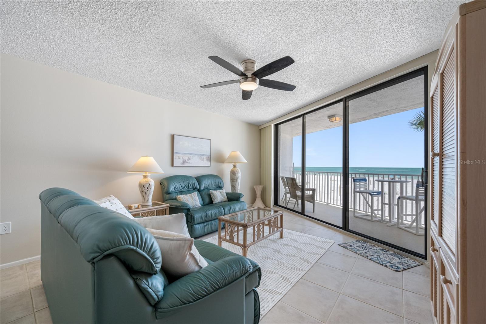 Listing photo id 32 for 13336 Gulf Boulevard 103