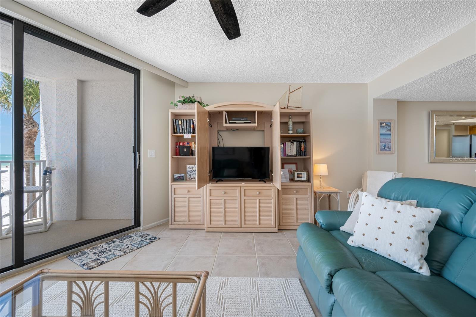 Listing photo id 34 for 13336 Gulf Boulevard 103