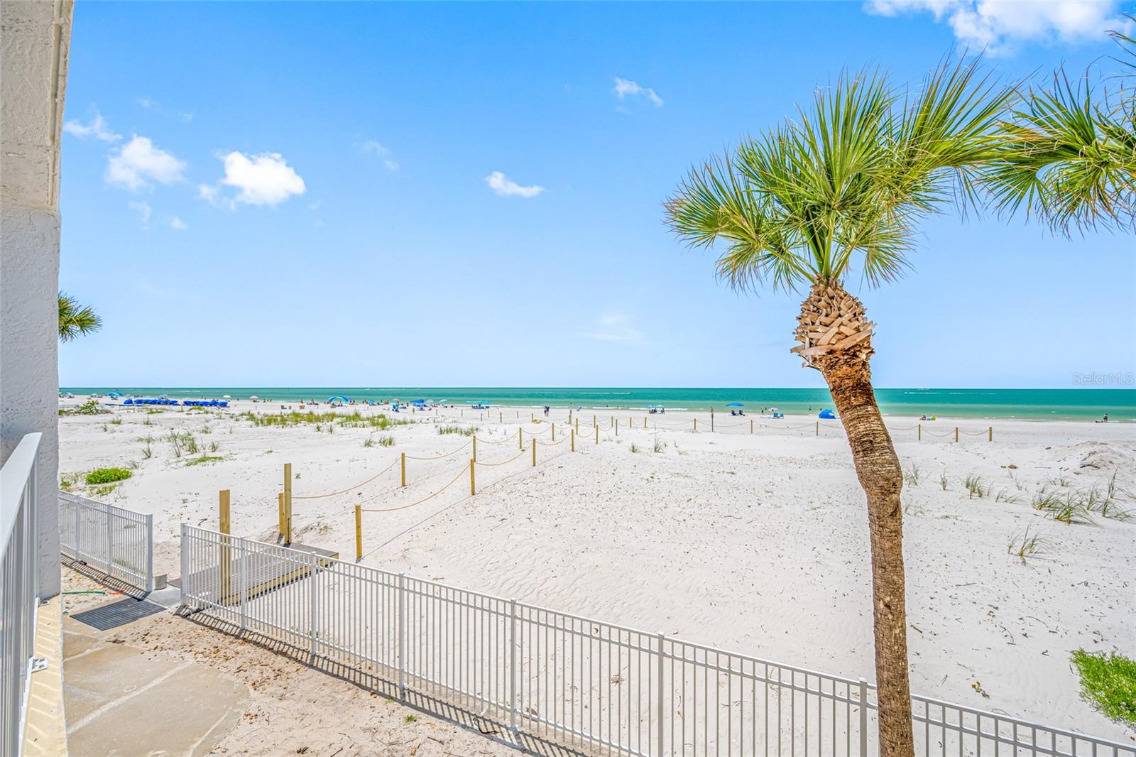 Listing photo id 2 for 13336 Gulf Boulevard 103