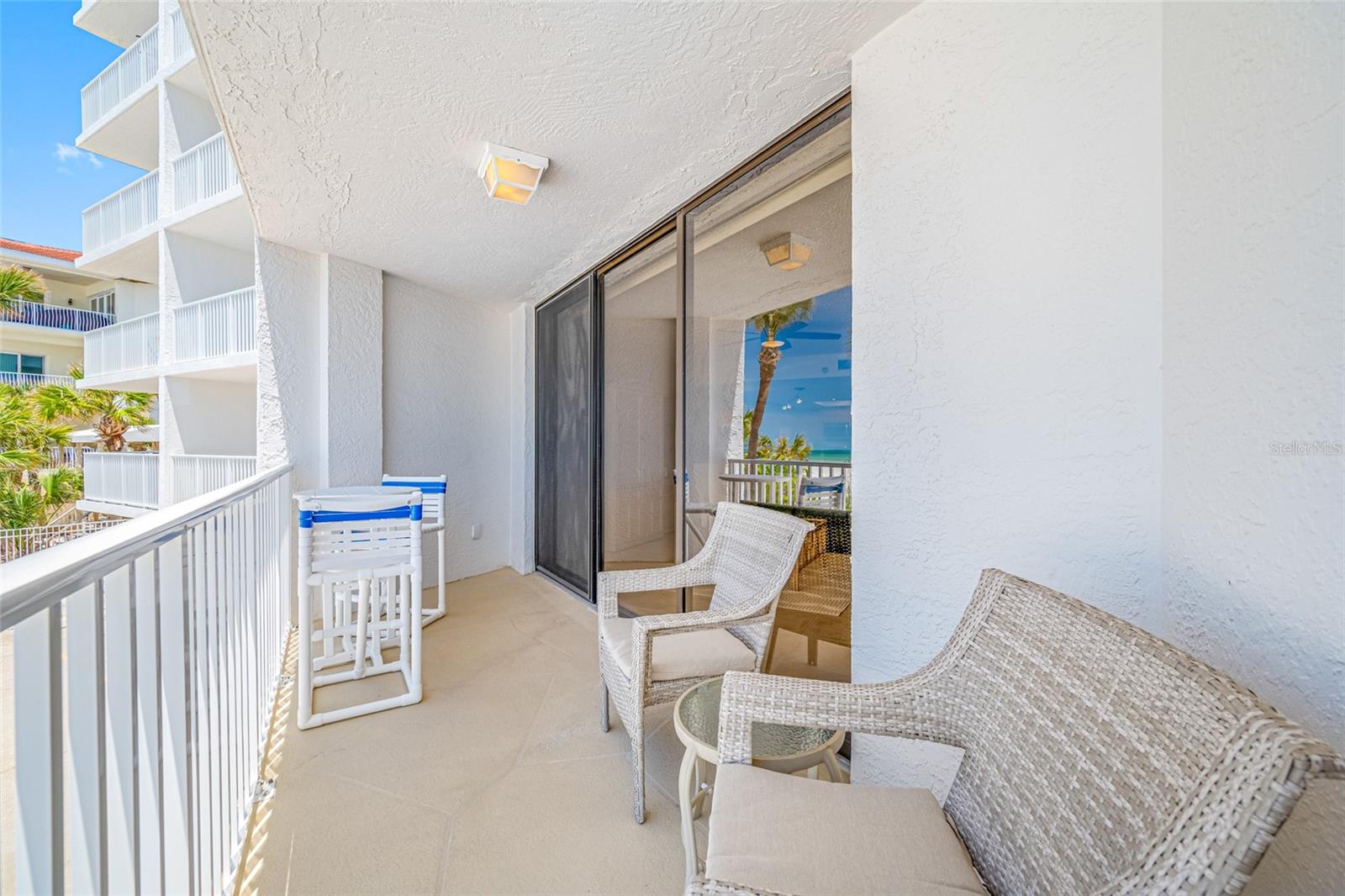 Listing photo id 40 for 13336 Gulf Boulevard 103