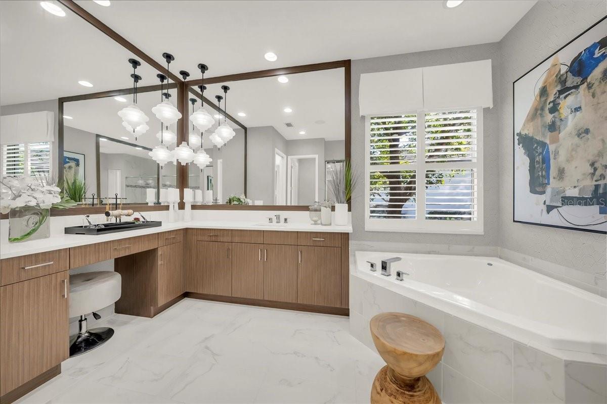 Image 36 of 84 For 11230 Daphne Court