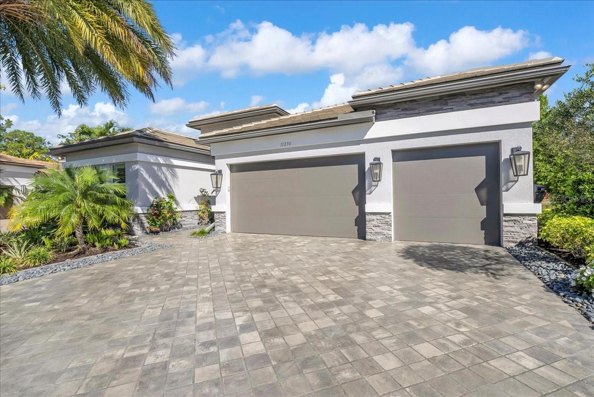 Image 47 of 84 For 11230 Daphne Court