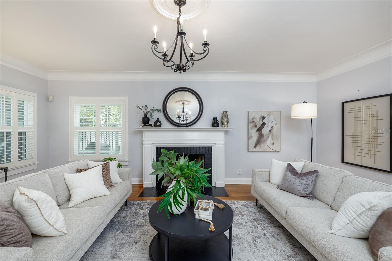 Listing photo id 9 for 446 16th Avenue Ne