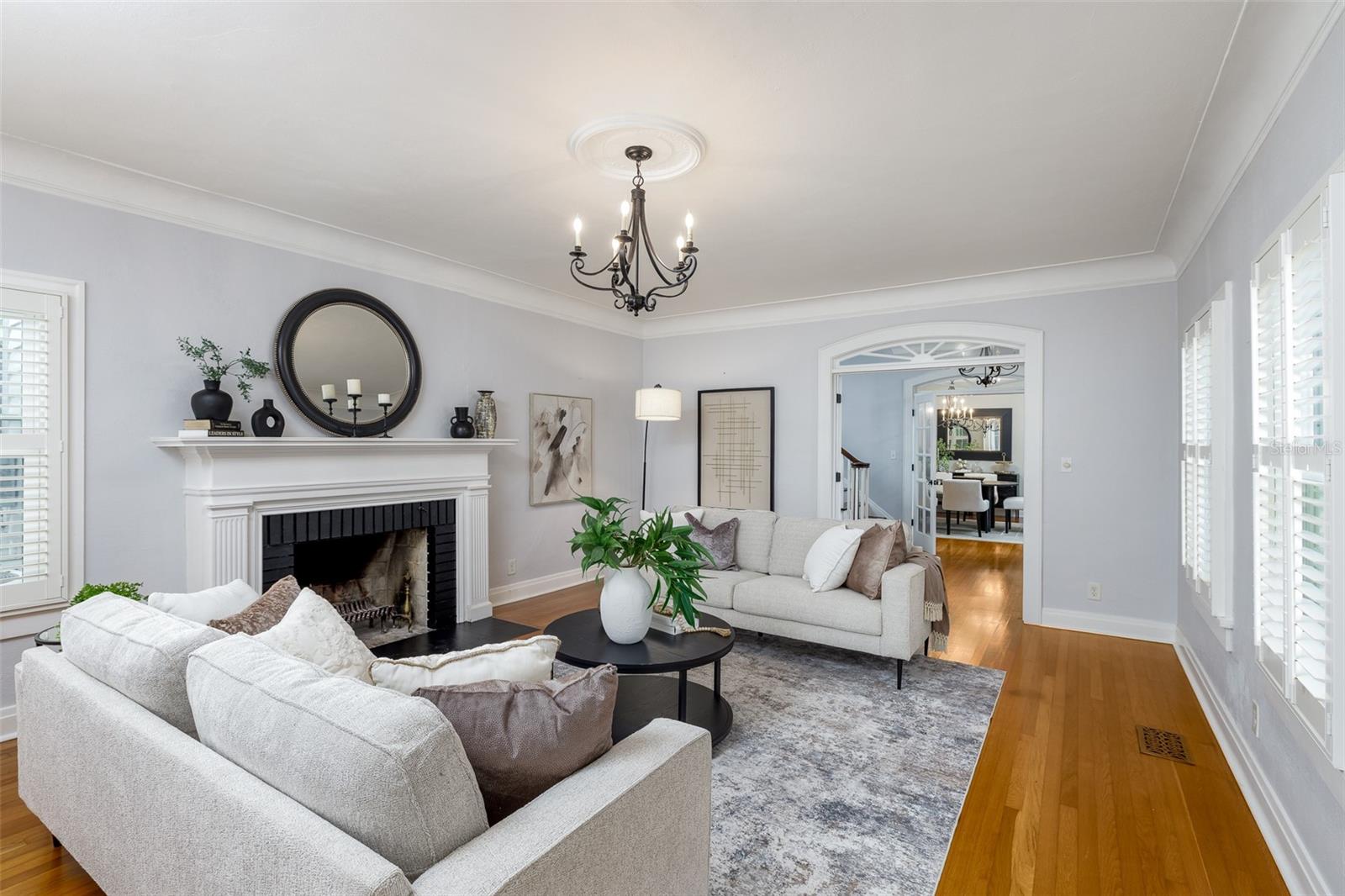 Listing photo id 10 for 446 16th Avenue Ne