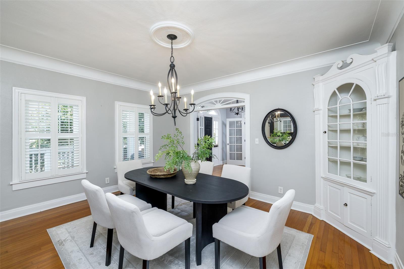 Listing photo id 12 for 446 16th Avenue Ne