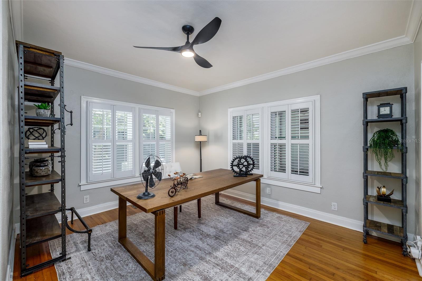 Listing photo id 24 for 446 16th Avenue Ne