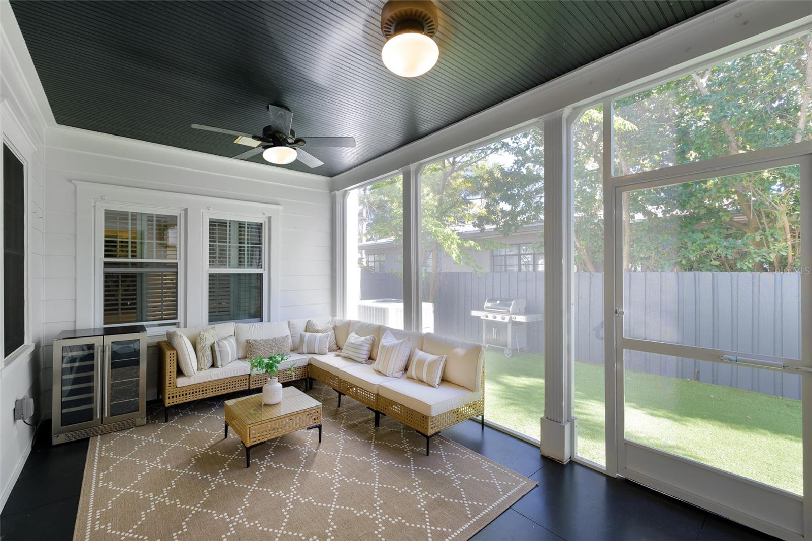 Listing photo id 28 for 446 16th Avenue Ne