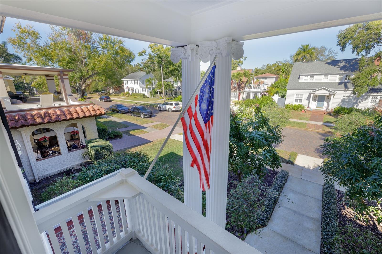 Listing photo id 33 for 446 16th Avenue Ne