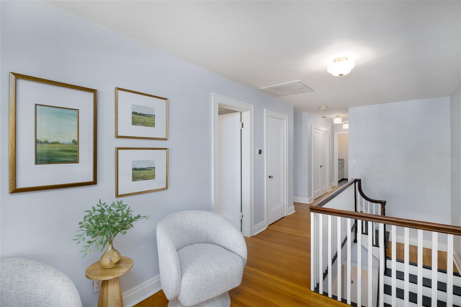 Listing photo id 36 for 446 16th Avenue Ne