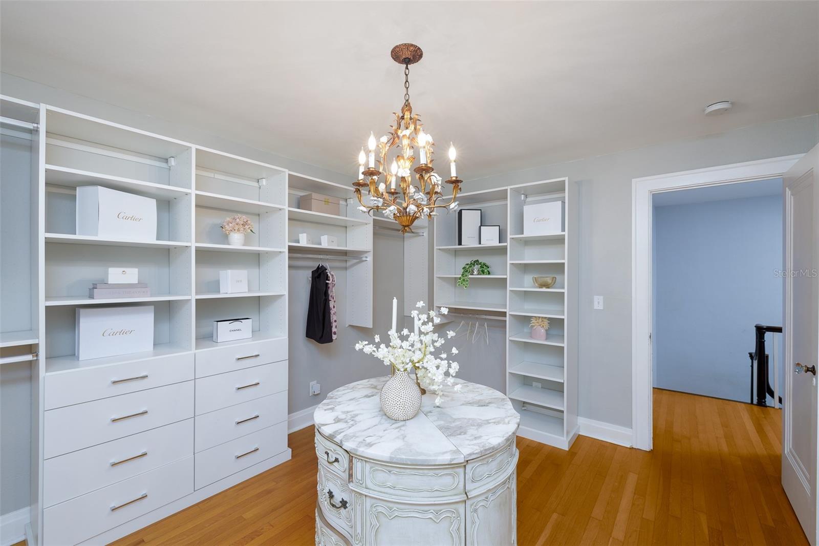 Listing photo id 43 for 446 16th Avenue Ne