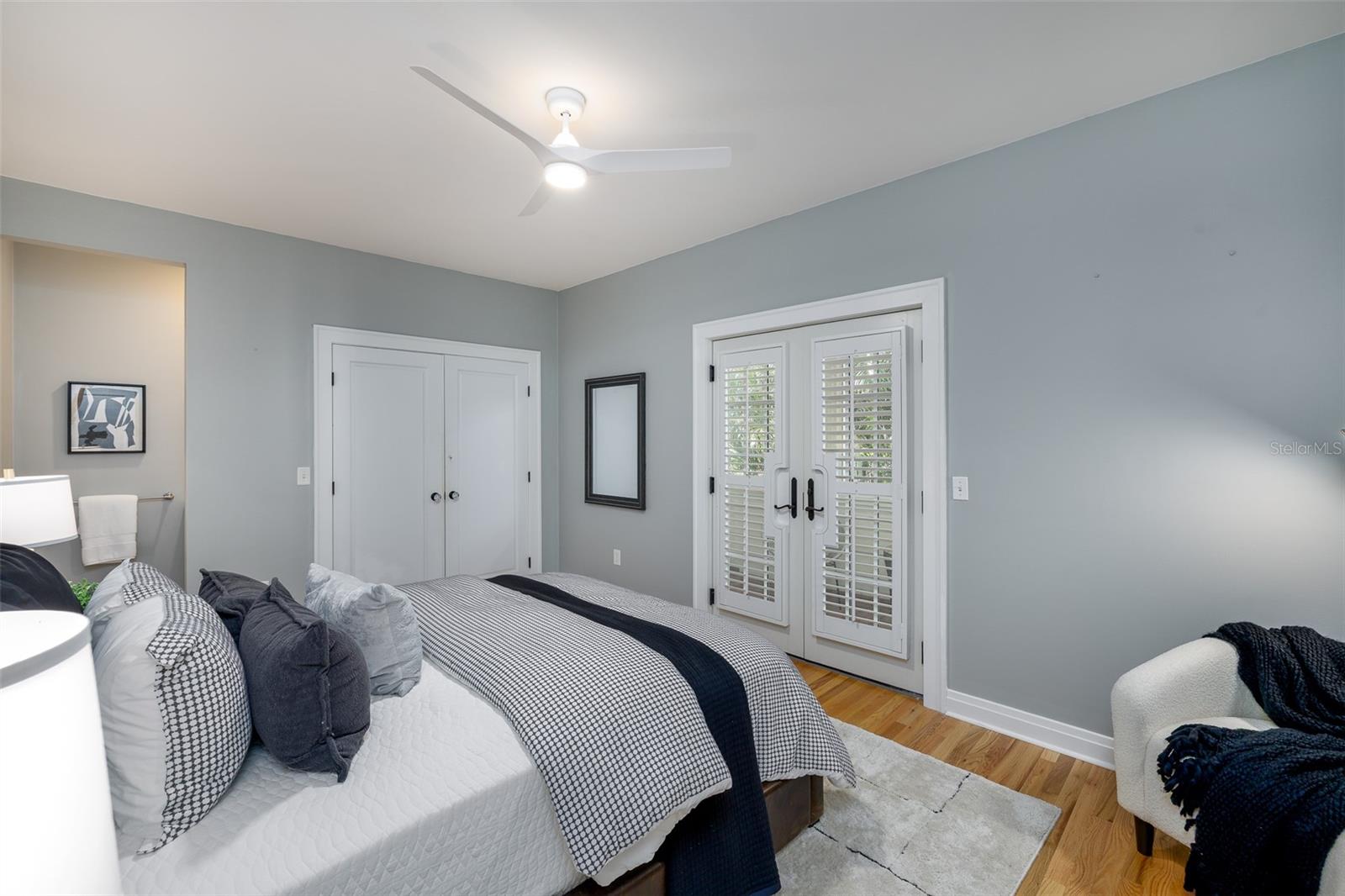 Listing photo id 51 for 446 16th Avenue Ne