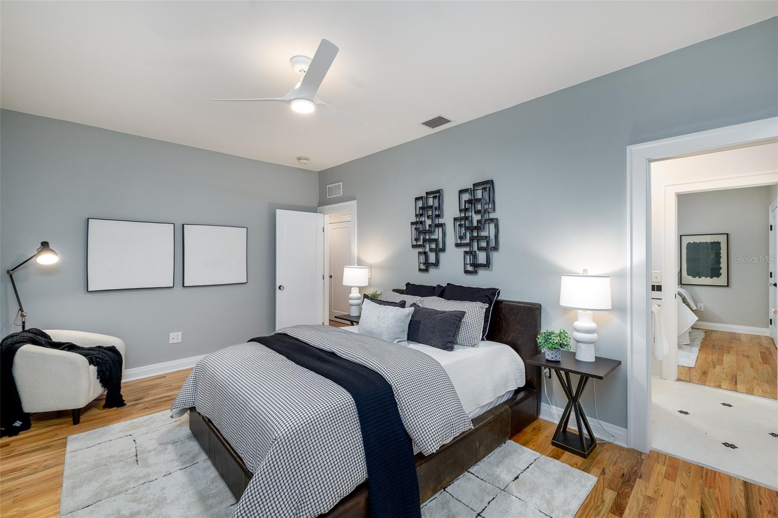 Listing photo id 53 for 446 16th Avenue Ne