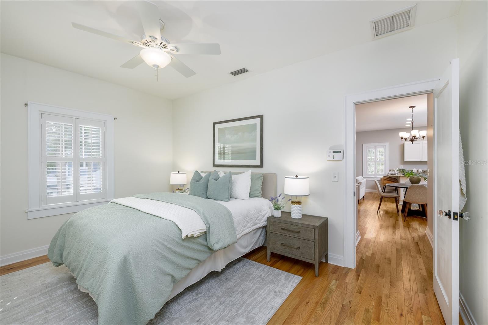 Listing photo id 60 for 446 16th Avenue Ne