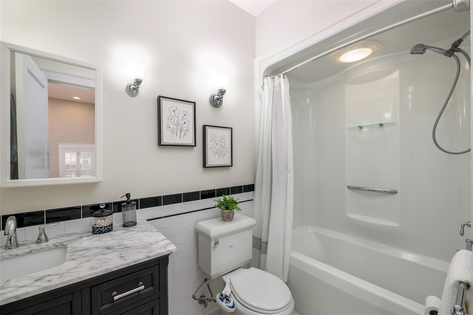 Listing photo id 62 for 446 16th Avenue Ne