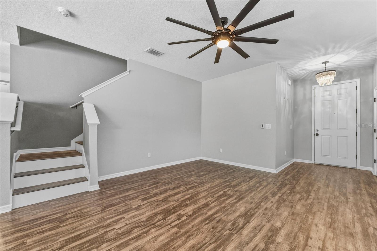 Image 12 of 39 For 7746 Sunshine Bridge Avenue