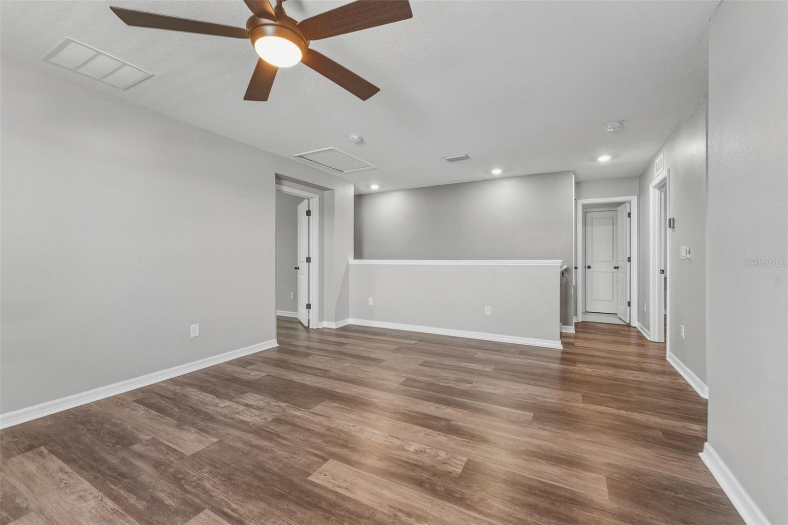 Image 13 of 39 For 7746 Sunshine Bridge Avenue