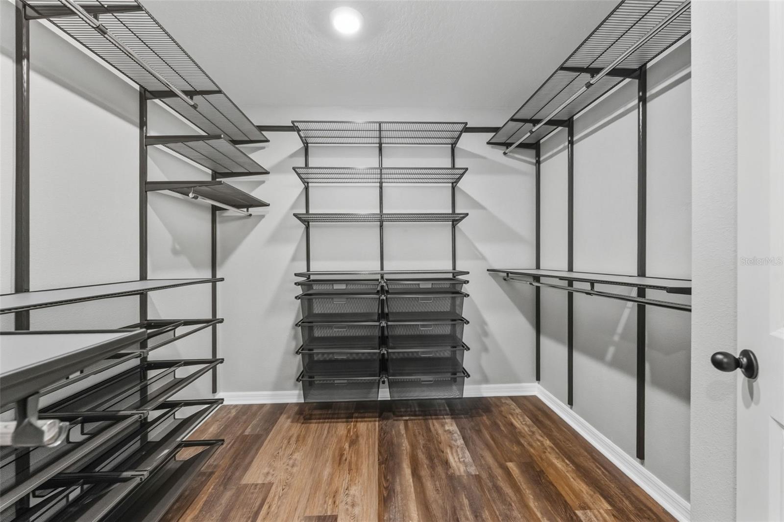 Image 19 of 39 For 7746 Sunshine Bridge Avenue