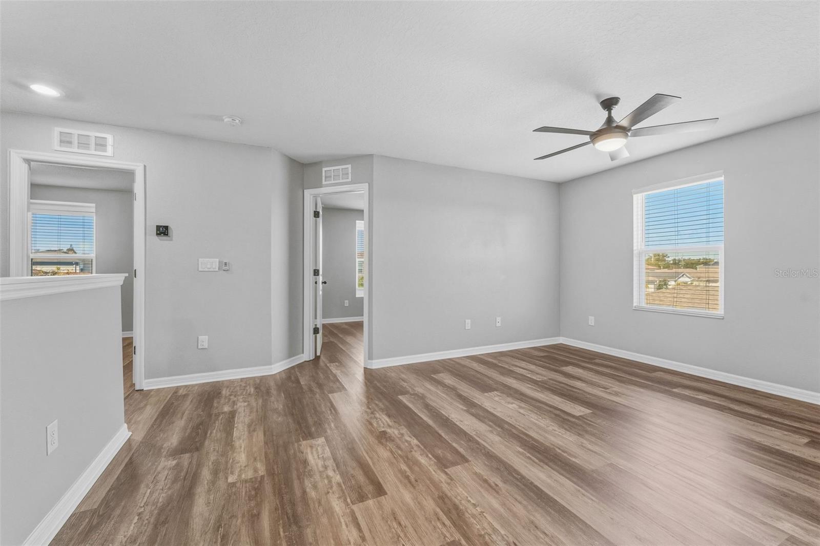 Image 20 of 39 For 7746 Sunshine Bridge Avenue