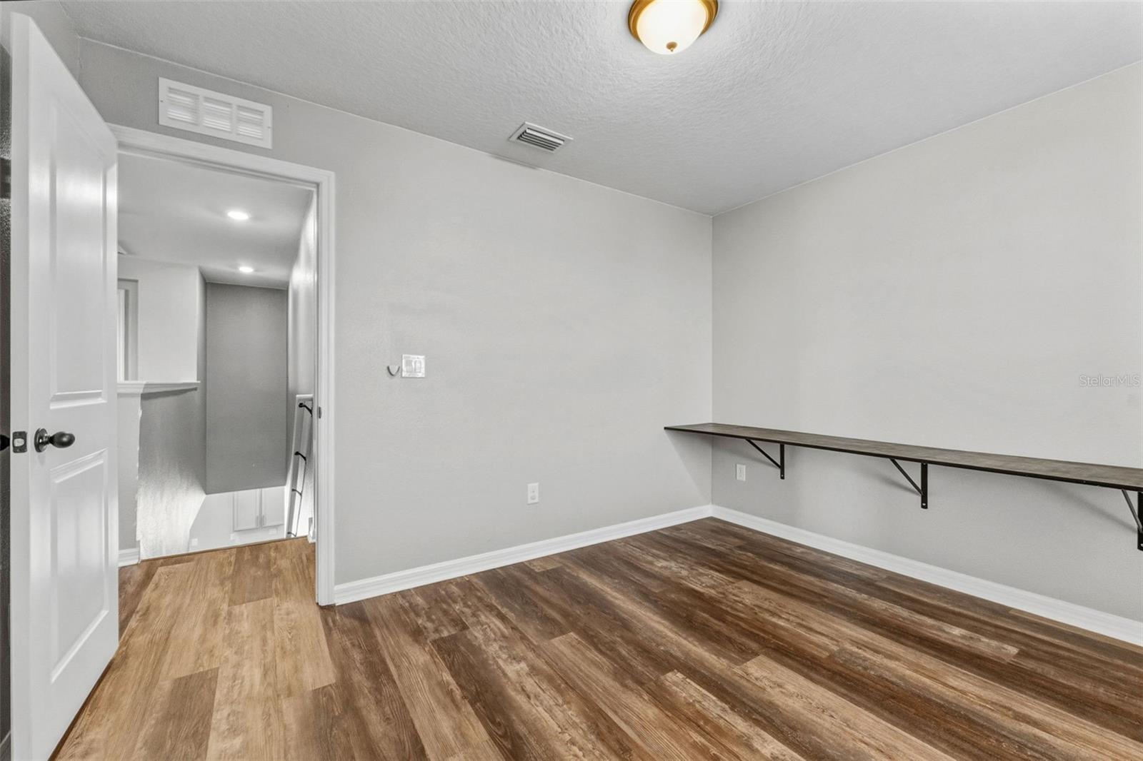 Image 27 of 39 For 7746 Sunshine Bridge Avenue