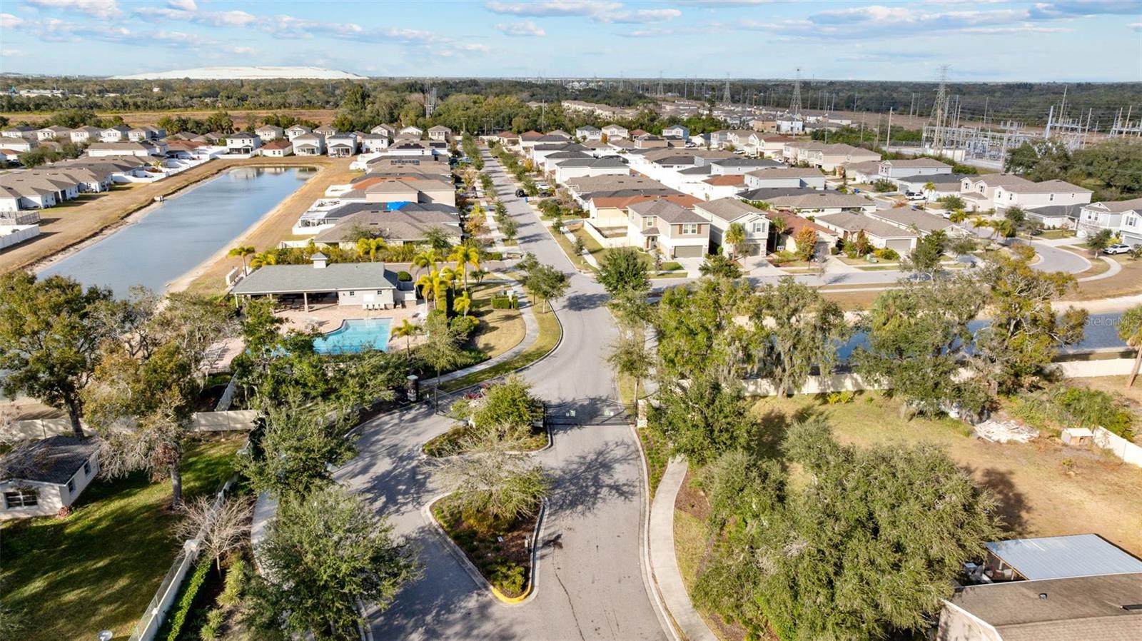 Image 37 of 39 For 7746 Sunshine Bridge Avenue