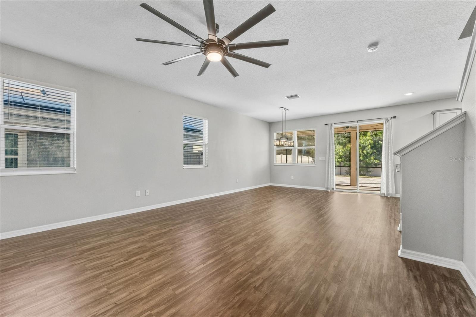 Image 6 of 39 For 7746 Sunshine Bridge Avenue