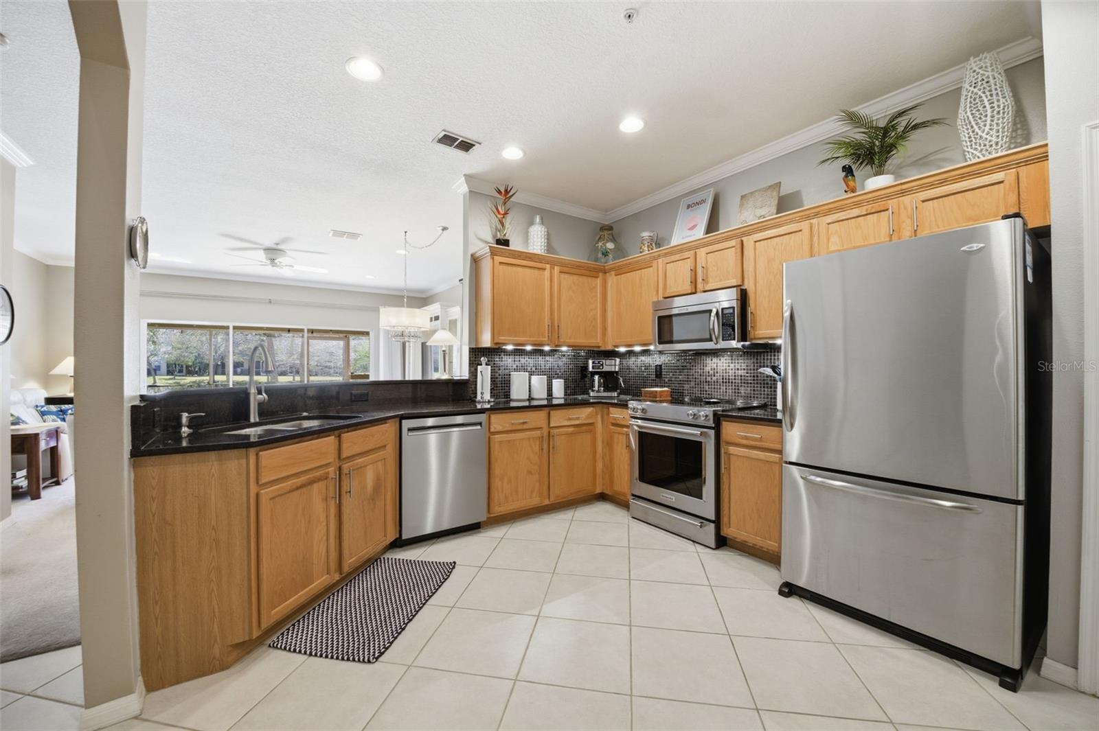 Listing photo id 9 for 11125 Kapok Grand Circle