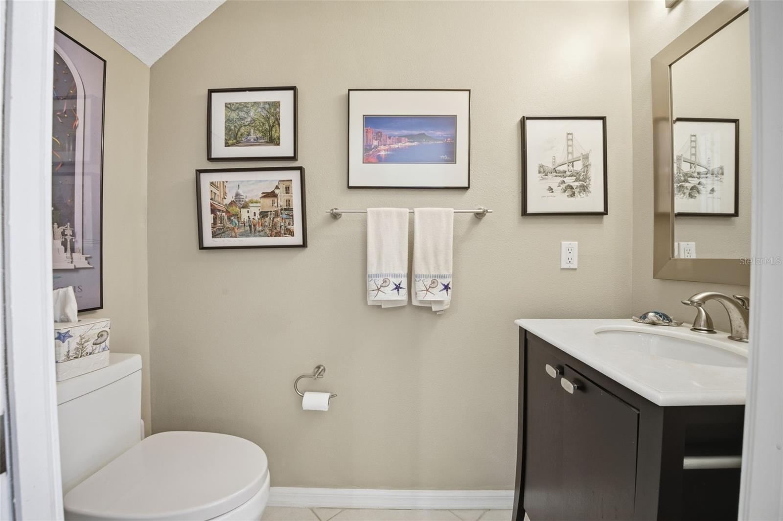 Listing photo id 15 for 11125 Kapok Grand Circle