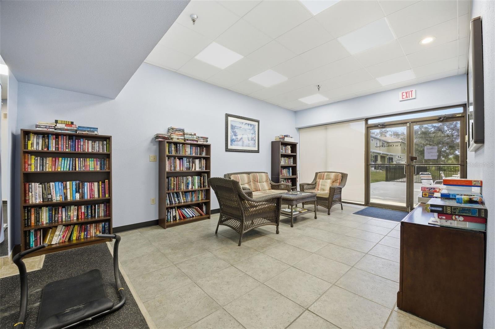 Listing photo id 49 for 11125 Kapok Grand Circle