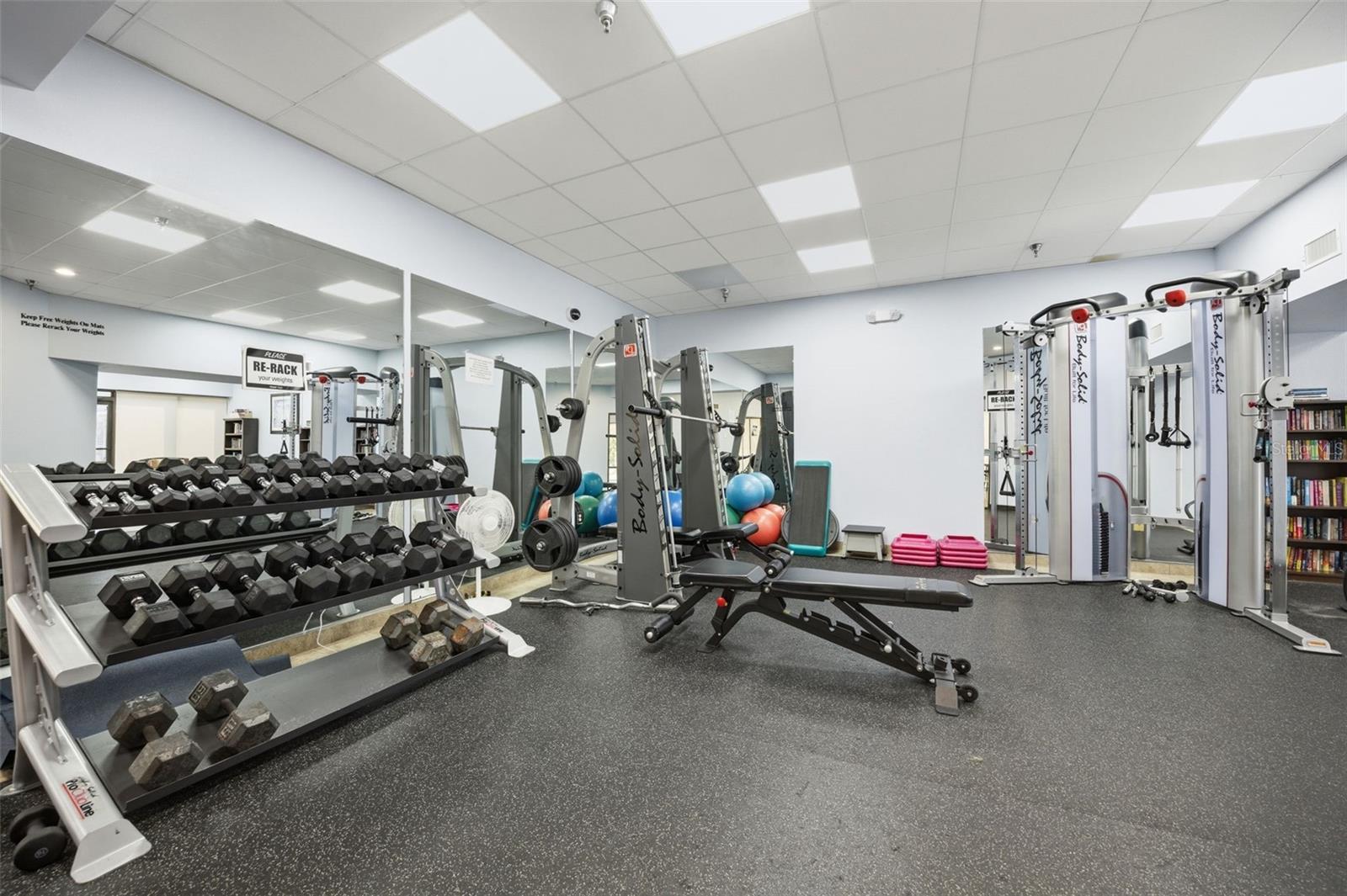 Listing photo id 52 for 11125 Kapok Grand Circle