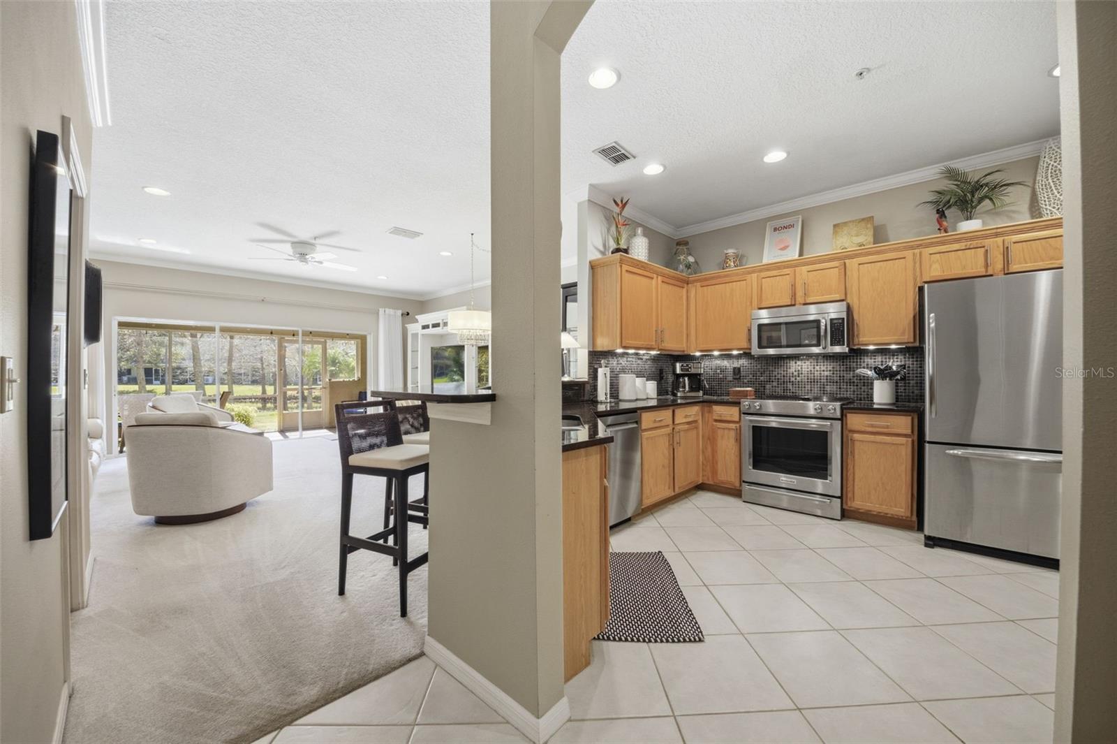 Listing photo id 4 for 11125 Kapok Grand Circle