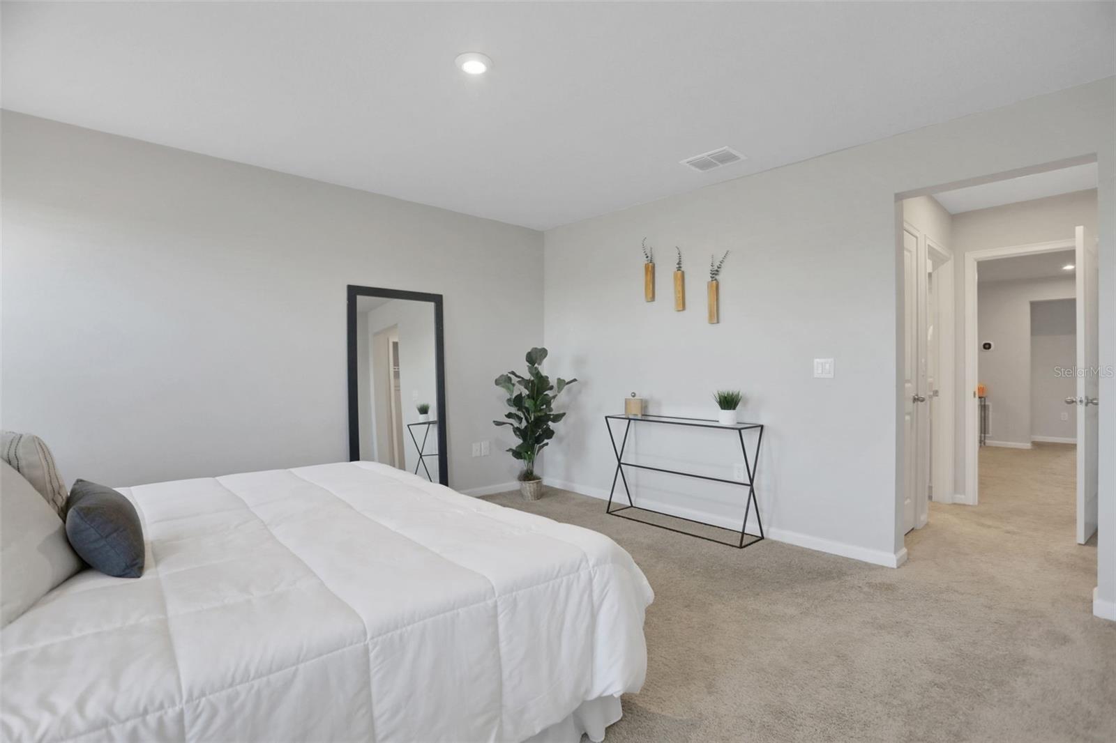 Image 12 of 27 For 5615 Brooklet Woods Drive