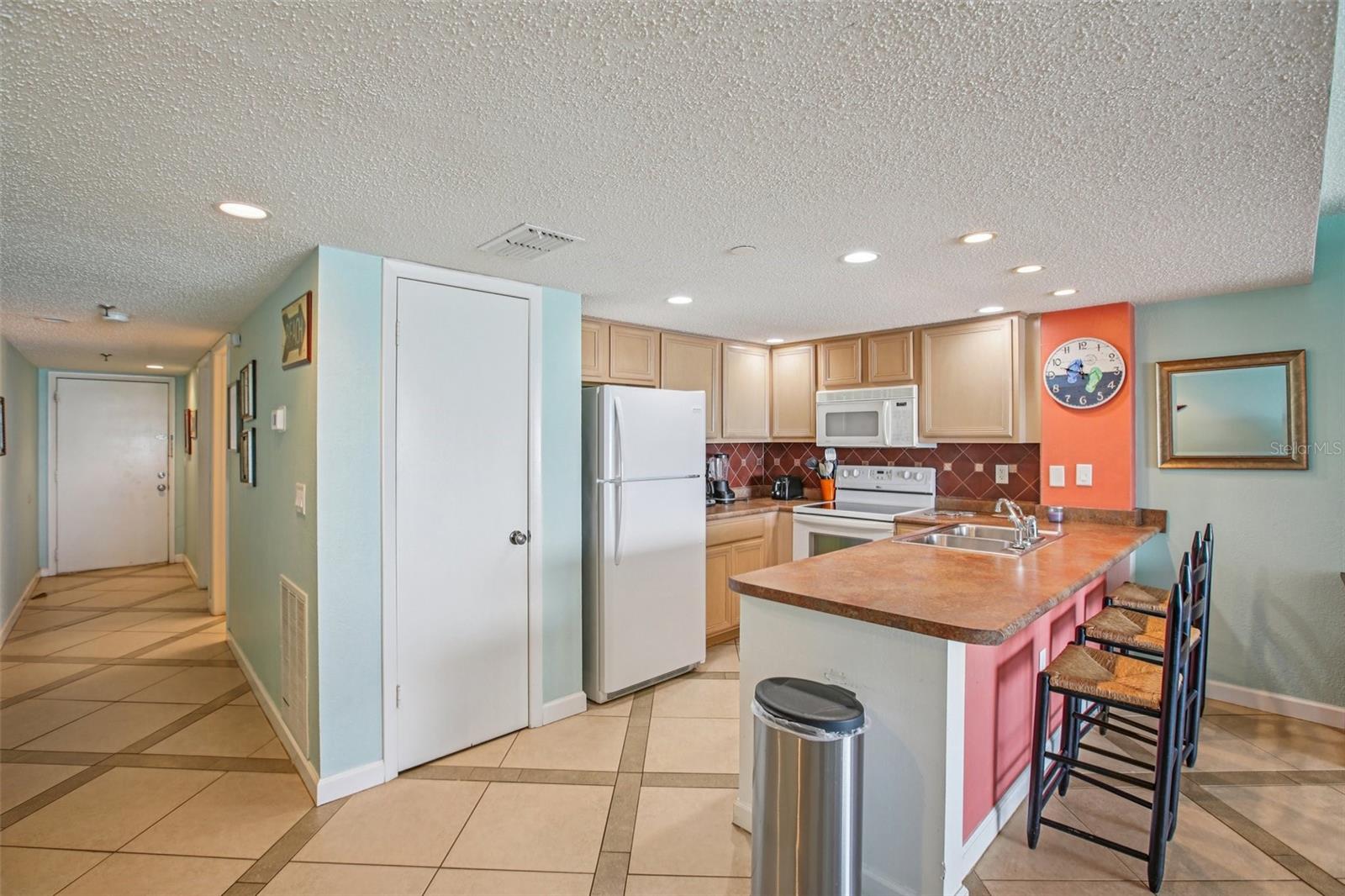 Image 8 of 26 For 19440 Gulf Boulevard 503