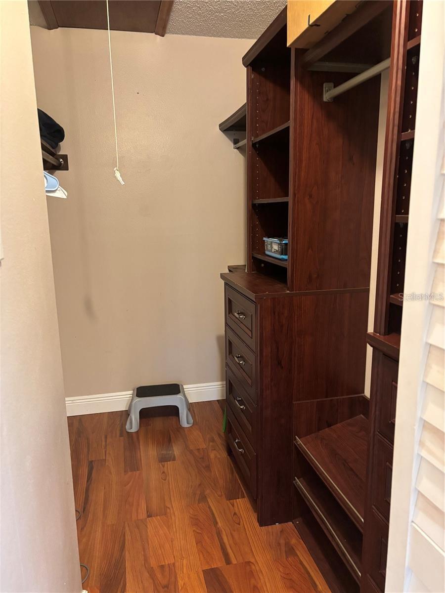 Image 15 of 29 For 1400 Pine Glen Ln  Bldg212 D-