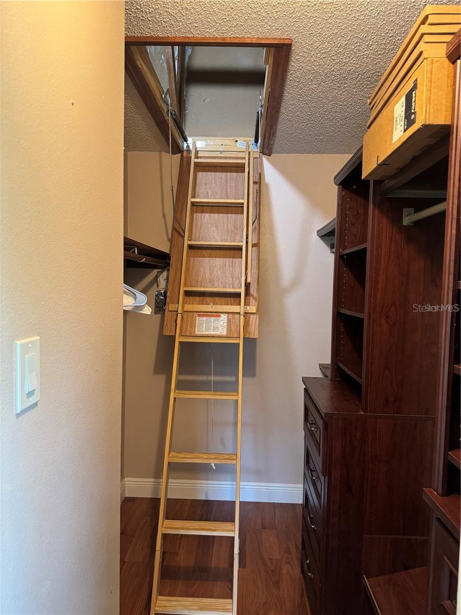 Image 25 of 29 For 1400 Pine Glen Ln  Bldg212 D-