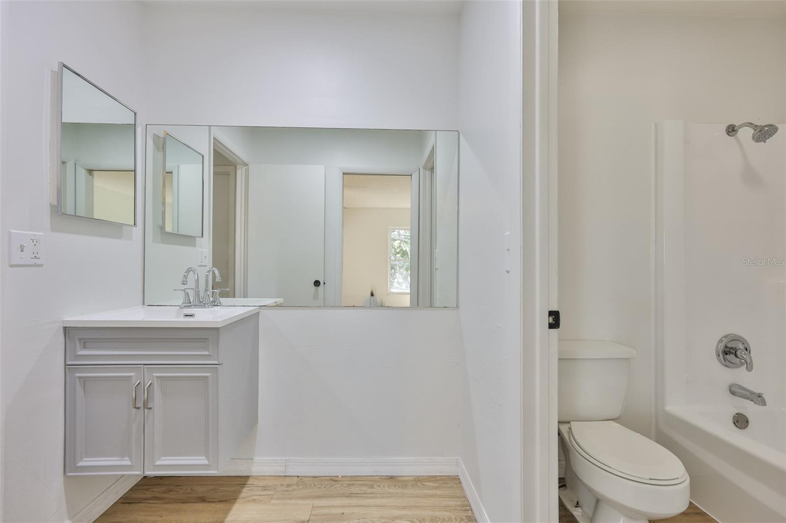 Image 20 of 43 For 14805 Lake Forest Drive