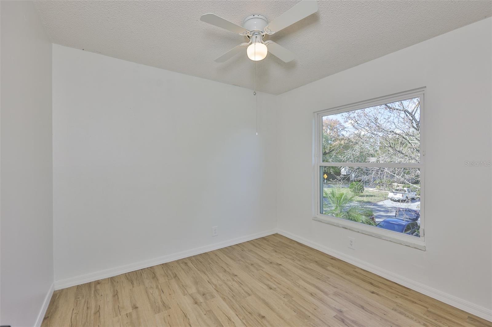 Image 25 of 43 For 14805 Lake Forest Drive