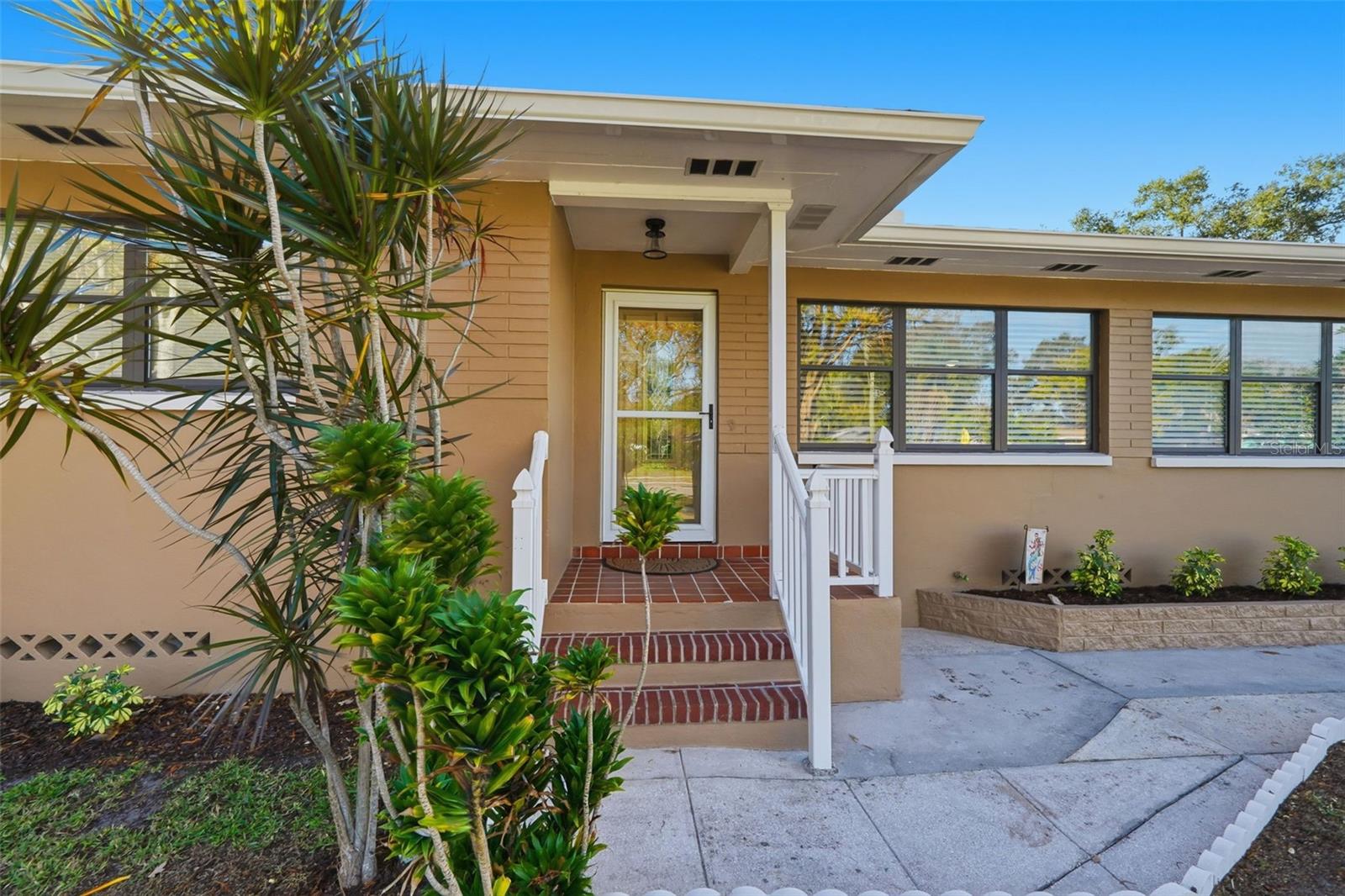 Image 2 of 54 For 104 Hercules Avenue