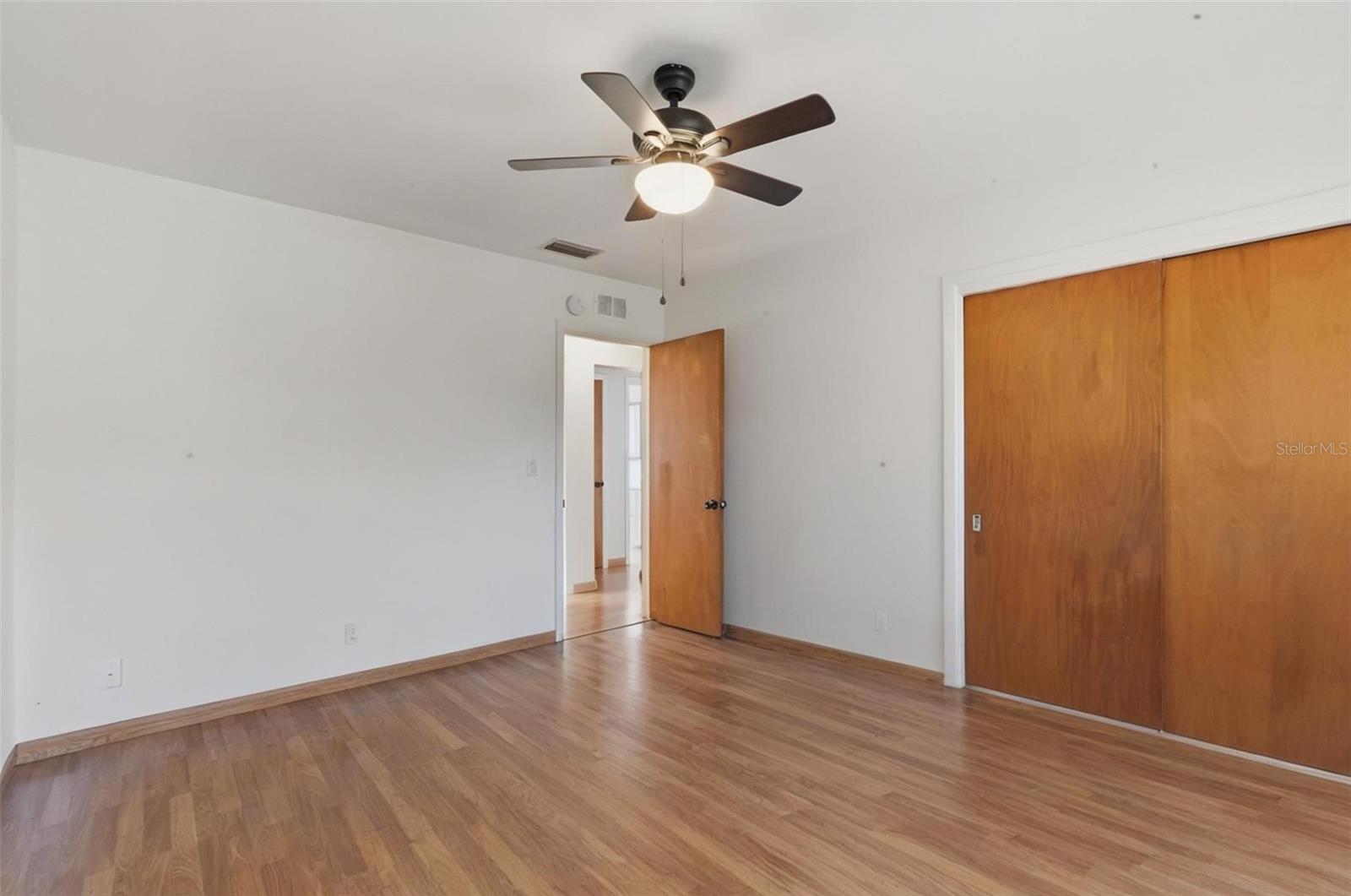 Image 22 of 54 For 104 Hercules Avenue