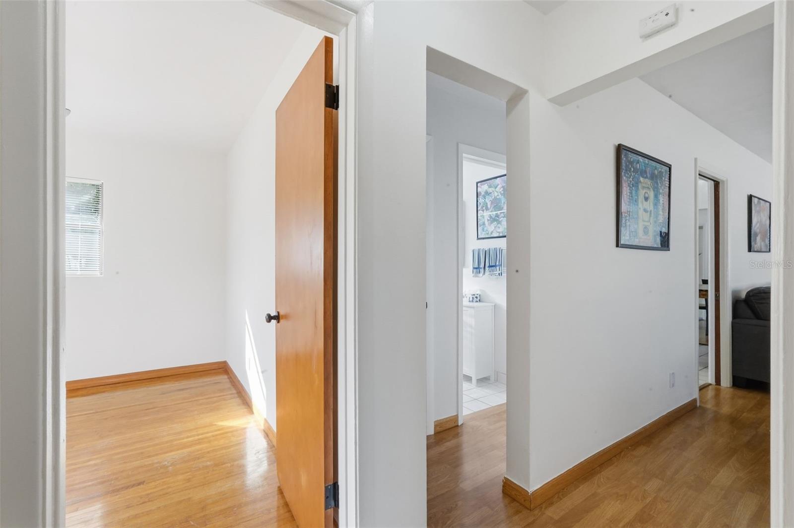 Image 26 of 54 For 104 Hercules Avenue