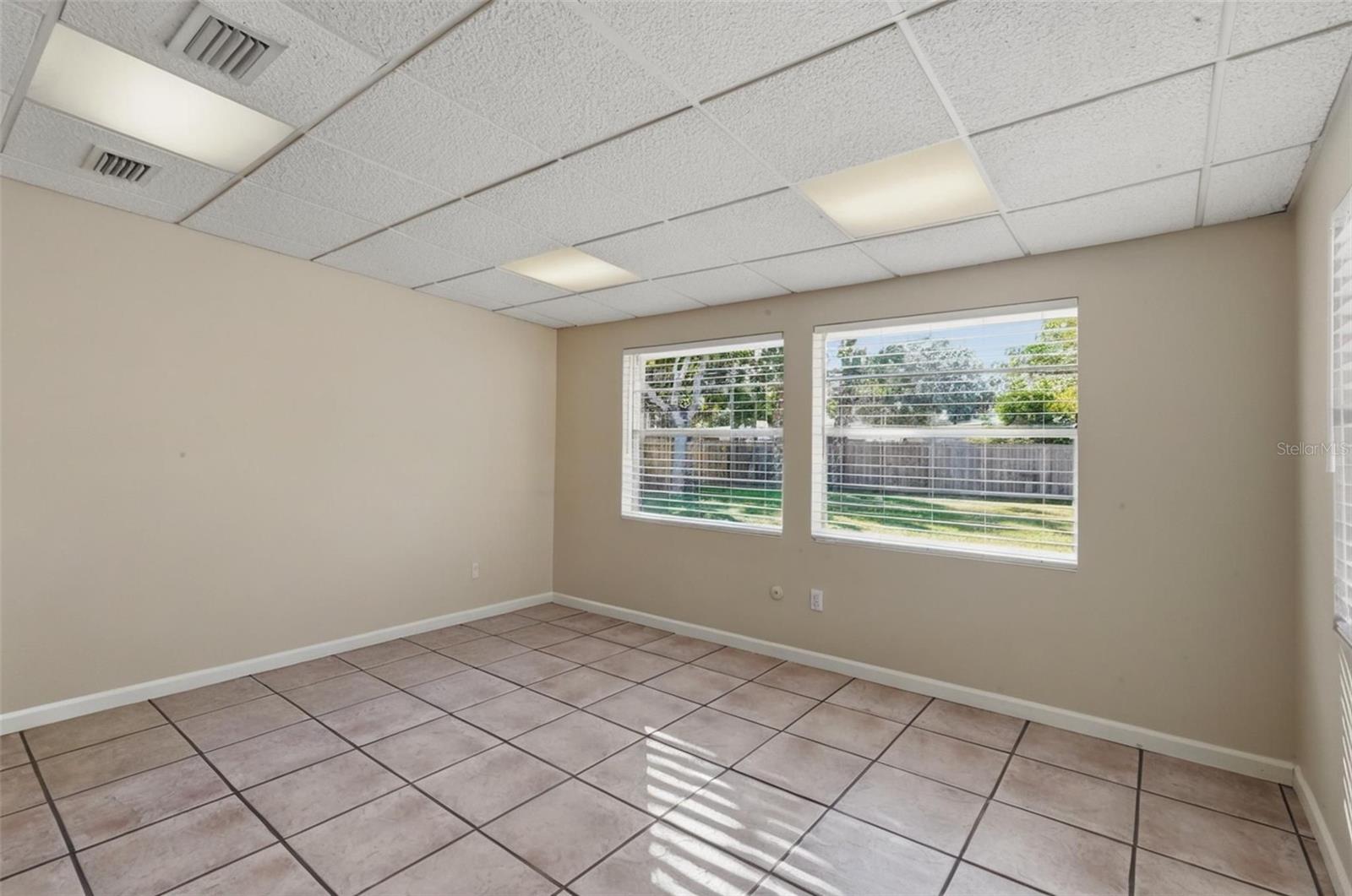 Image 31 of 54 For 104 Hercules Avenue