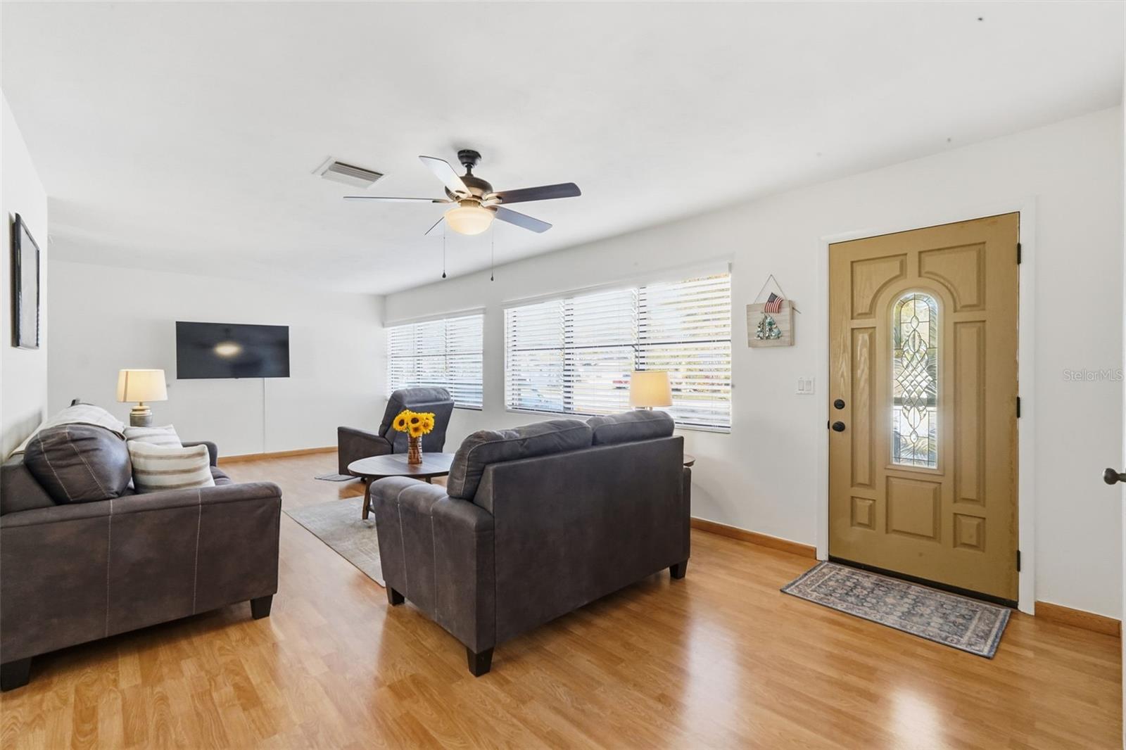 Image 4 of 54 For 104 Hercules Avenue